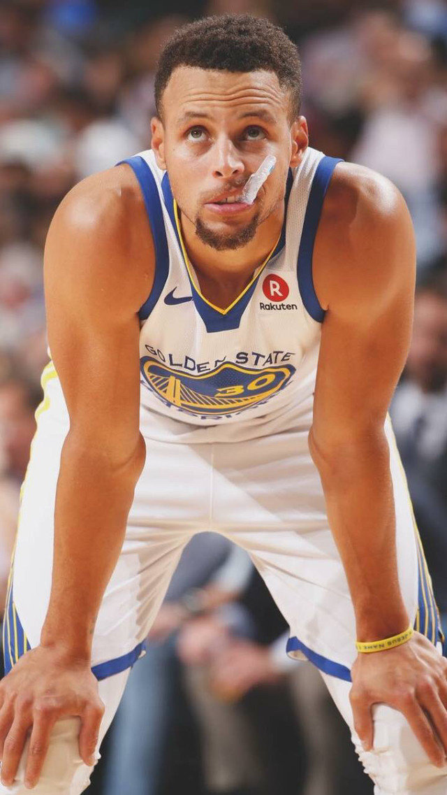 足球英足总宣布新规，严惩假摔行为引关注（英足总推出新规：严罚假摔行为引发热议）