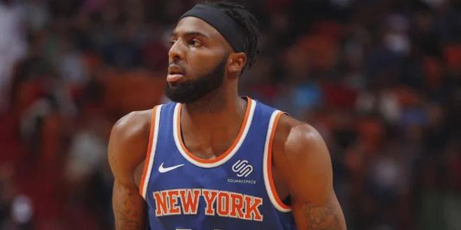 梅西雕像揭幕仪式上，梅西与宝莱坞影星沙鲁克-汗合影（梅西雕像揭幕现场，梅西与宝莱坞巨星沙鲁克·汗同框合影）