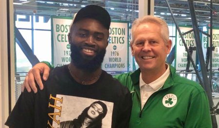 凯恩vs斯图加特全场数据：出战30分钟，射门4次进3球（凯恩对阵斯图加特：30分钟4射3中，全场数据速览）