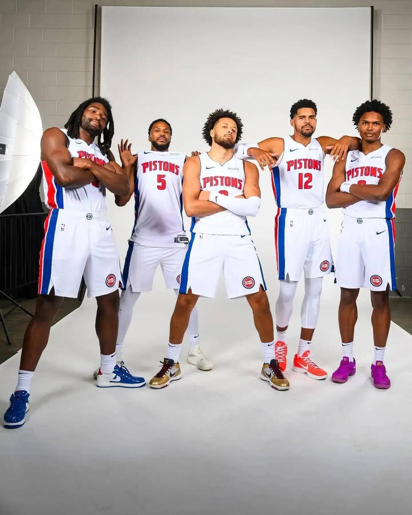 前热刺球探金认为拉什福德缺乏忠诚，不打算签下他，尽管热刺对他的转会传闻不断。（前热刺球探金称拉什福德欠缺忠诚，虽转会传闻不止仍拒签）