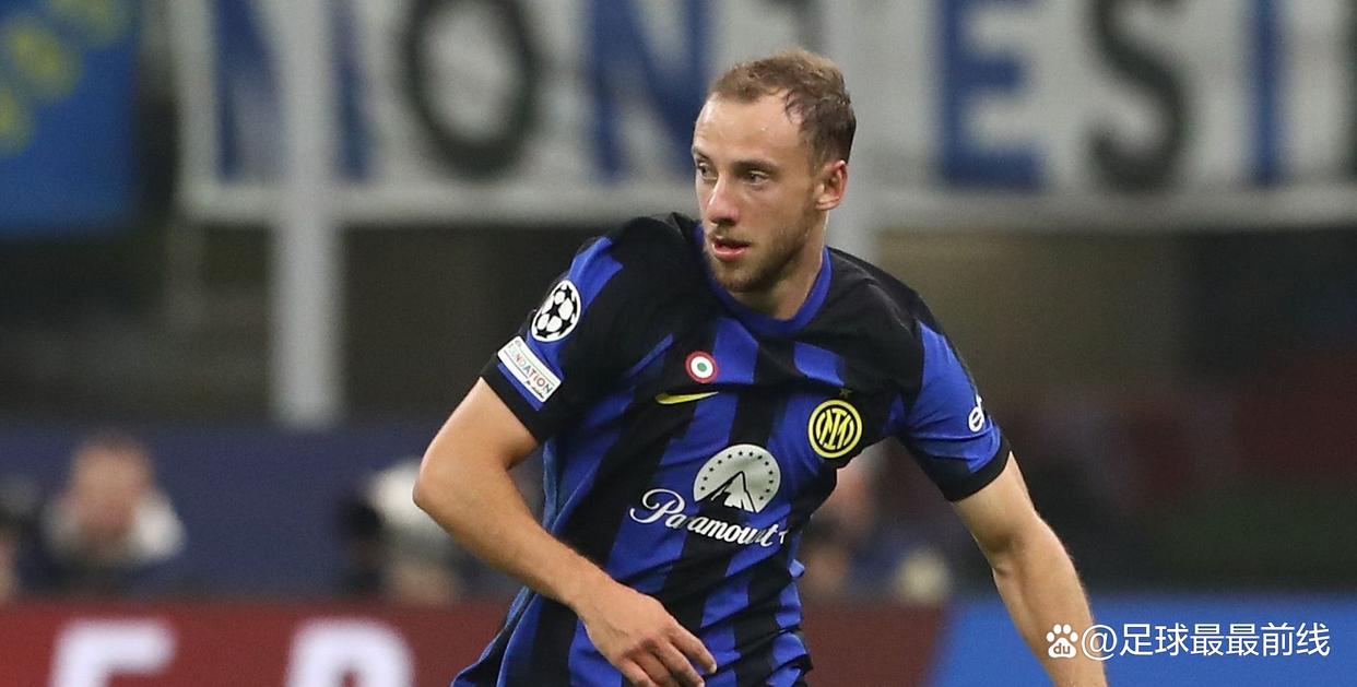 斯基拉：米兰要续约意U17国门隆戈尼，认为其是未来顶级球员（斯基拉：米兰计划与意U17门将隆戈尼续约，视其为未来顶级新星）