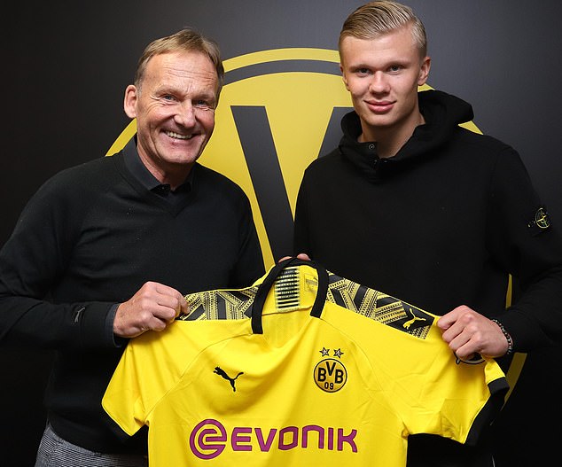 法国客场3-1逆转阿塞拜疆，马特塔、阿克利乌什破门，古斯托两助攻