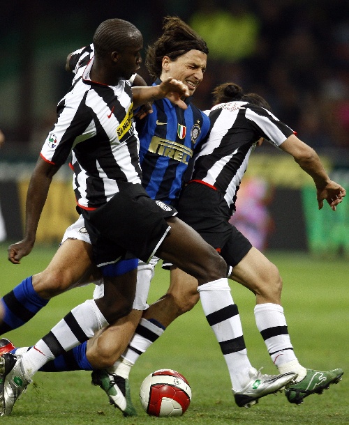 皇马近两个赛季欧冠联赛阶段已输5场，此前五个赛季小组赛共输5场（皇马近两季欧冠小组赛已输5场，过去五季合计也仅5败）