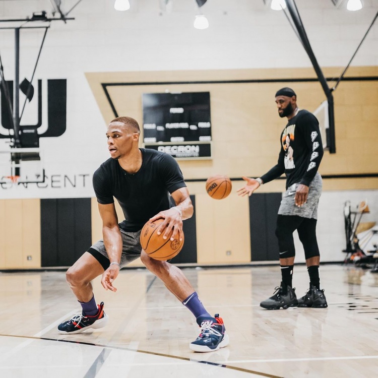 山东男篮胜北京队，许利民不满球员表现称暴露问题有帮助（山东男篮击败北京，许利民仍不满球员表现：暴露问题也是好事）