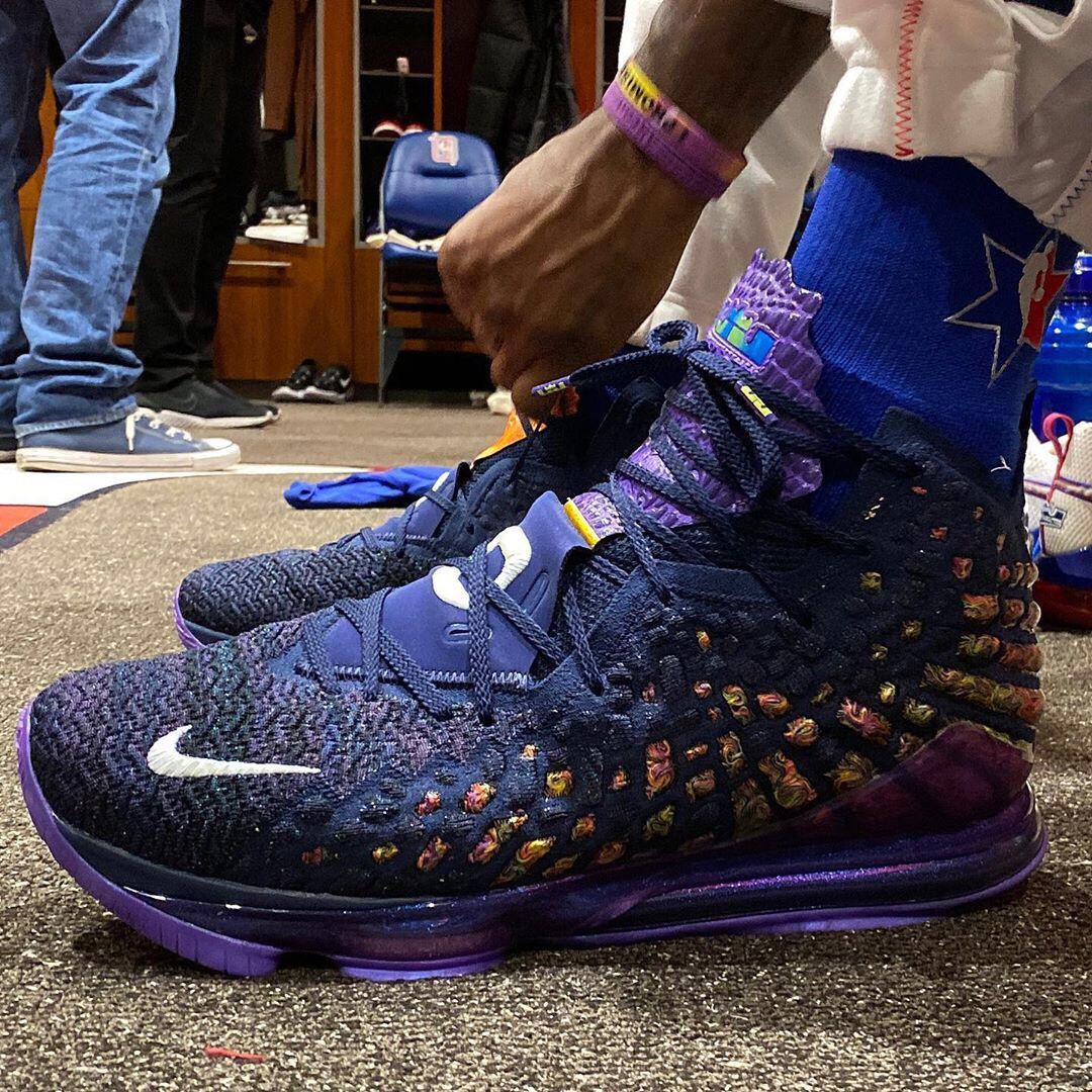 拜仁跟队：凯恩正在全力劝说格伊，希望他能选择加盟拜仁（拜仁队内消息：凯恩正全力说服格伊选择加盟拜仁）