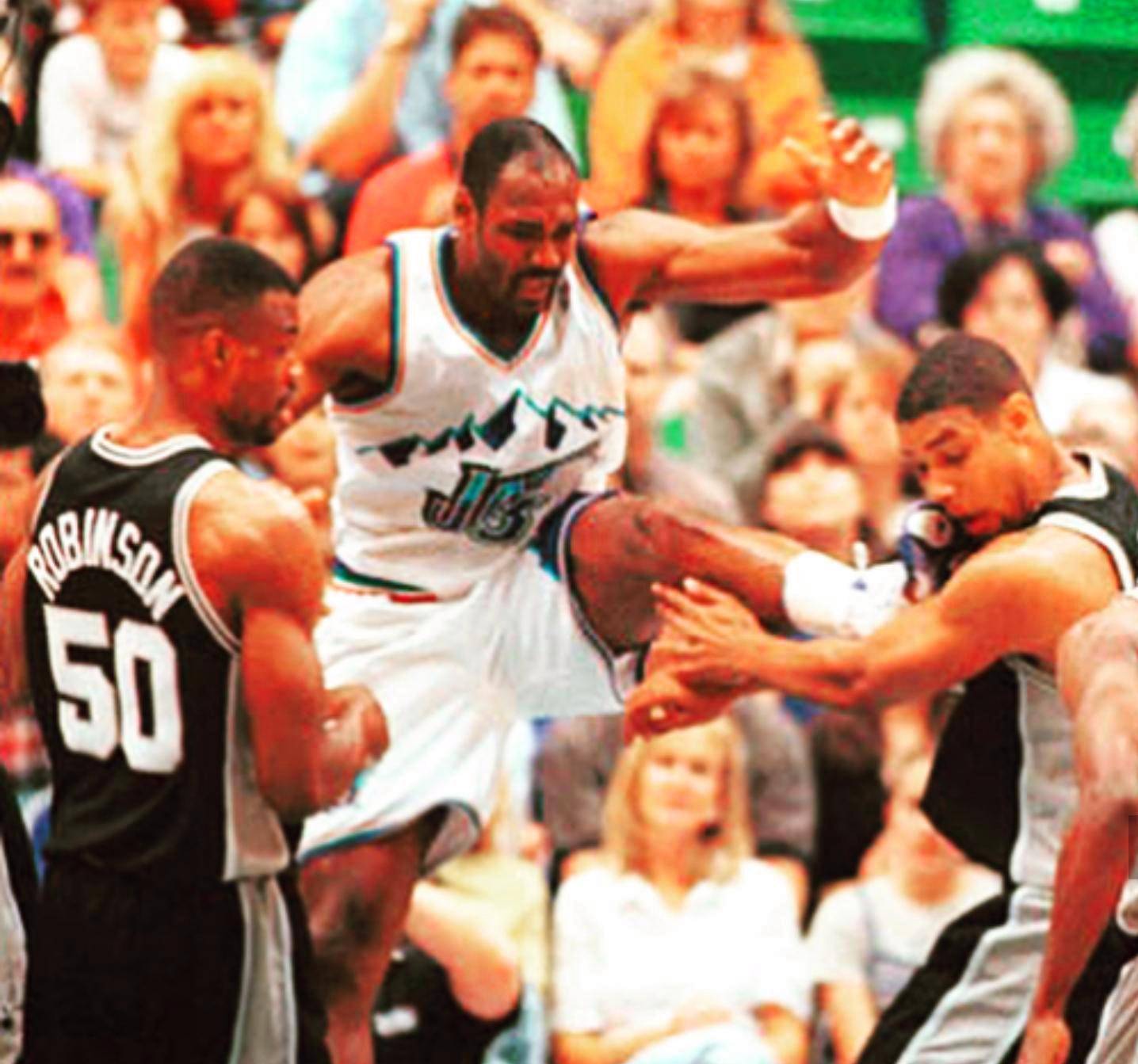 中超最佳进球候选（禁区内）：倒钩凌空脚后跟，谁是你心中的最佳进球？（中超禁区内最佳进球评选：倒钩、凌空、脚后跟，你选谁？）