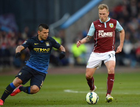 莫雷托：塔瓦雷斯与沙特球队吉达联合进行谈判，不过在薪资方面还未谈拢（莫雷托：塔瓦雷斯与吉达联合洽谈，薪资条款尚未谈拢）